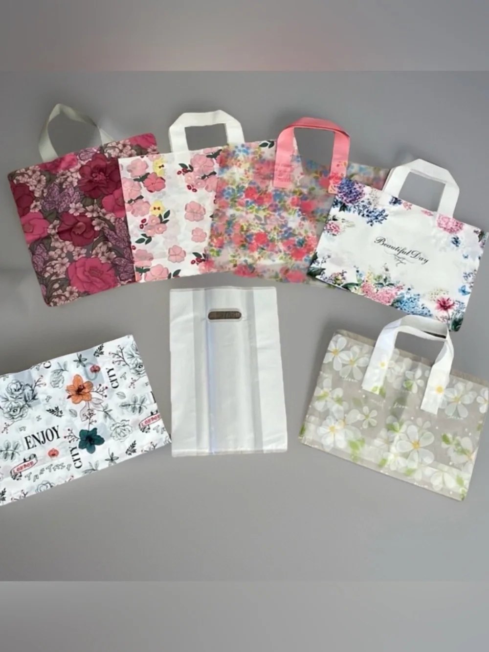 Gift Bag Set 16pcs Elegant Floral with Tissue Paper ~New~